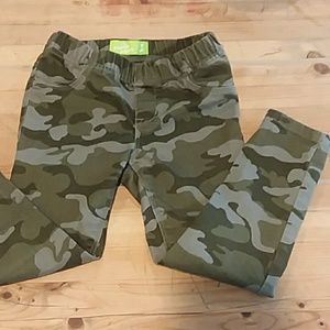 Camo skinny jeans